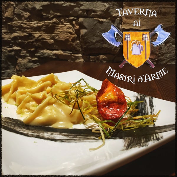 10/31/2016 tarihinde Taverna ai Mastri d&#39;Armeziyaretçi tarafından Taverna ai Mastri d&#39;Arme'de çekilen fotoğraf