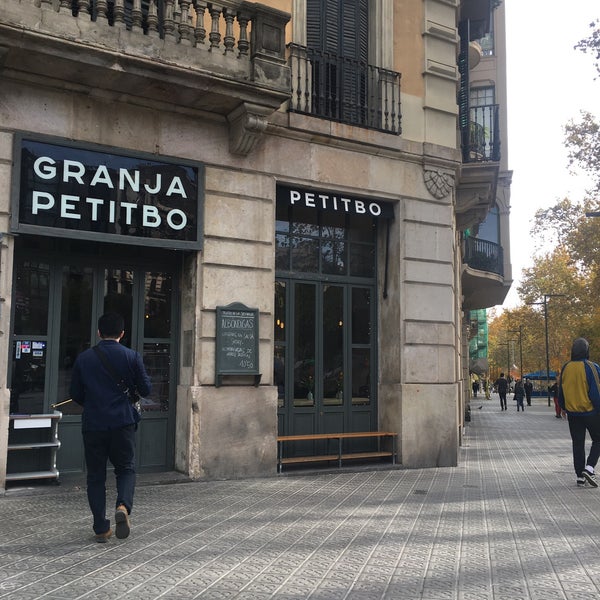 Foto tirada no(a) Granja Petitbo por ysg em 11/27/2019