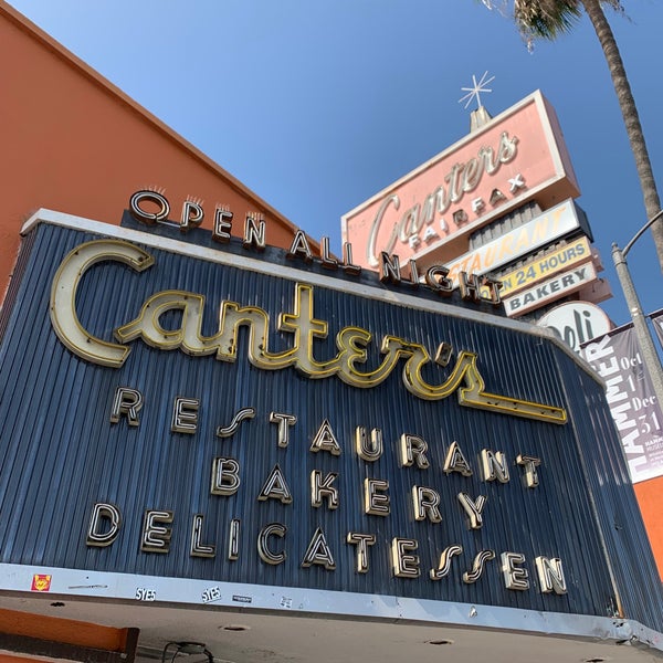Photo taken at Canter&#39;s Delicatessen by Graham B. on 10/6/2022