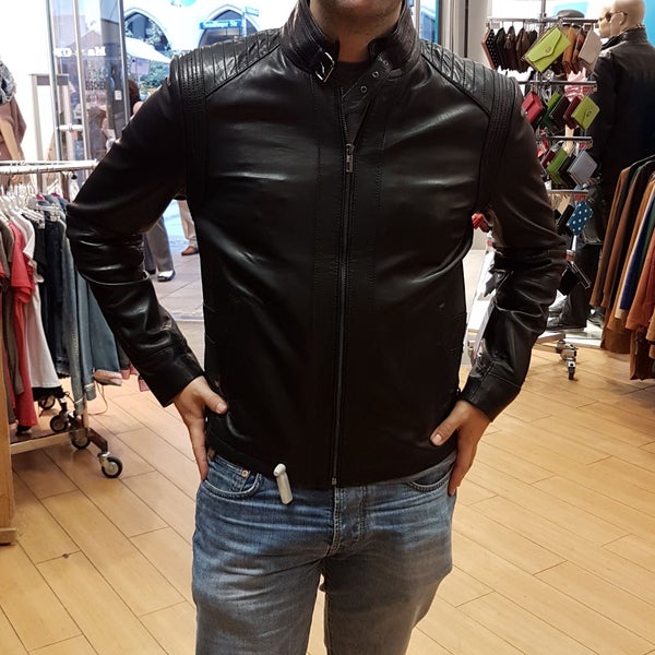 photos at leder fischer boutique in hackenviertel