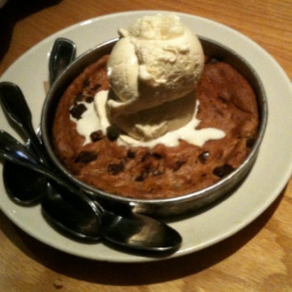 Photo taken at BJ&#39;s Restaurant &amp; Brewhouse by Scratch on 4/27/2013