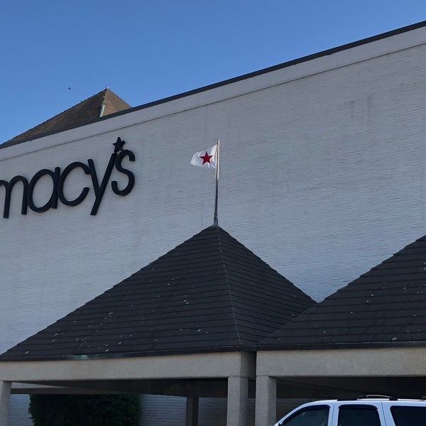 Macy's Outlet Store in Lexington