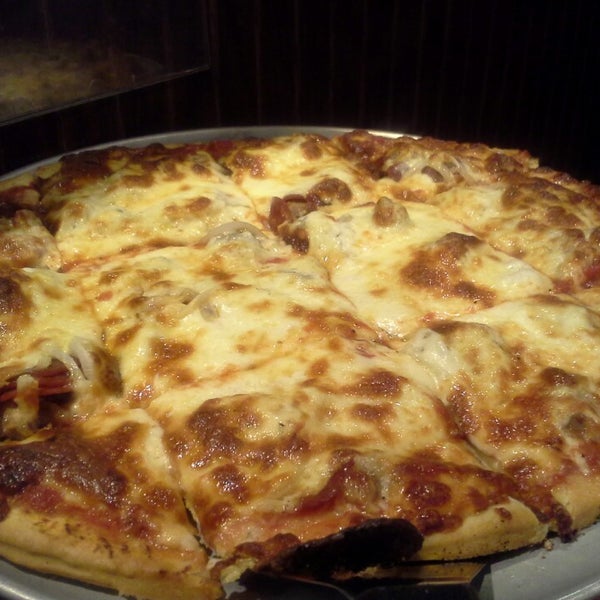 7/18/2013 tarihinde Cocos B.ziyaretçi tarafından Pizza Papalis'de çekilen fotoğraf