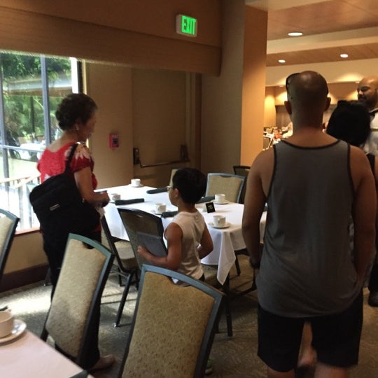 Photos At Sunday Brunch Hale Koa Banyan Tree Showcase Room