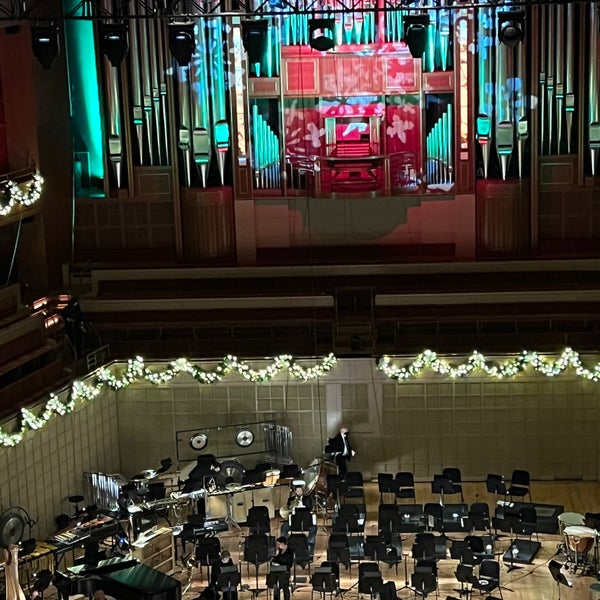 Das Foto wurde bei Morton H. Meyerson Symphony Center von Yolanda B. am 12/19/2021 aufgenommen