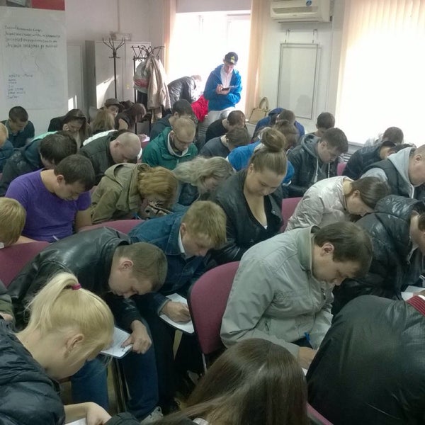 Сады удмуртии сотрудники фото. Год образования в удмуртии. Специалисты по удмуртскому языку. Сады удмуртии сотрудники фото. Удмуртский учебный центр.