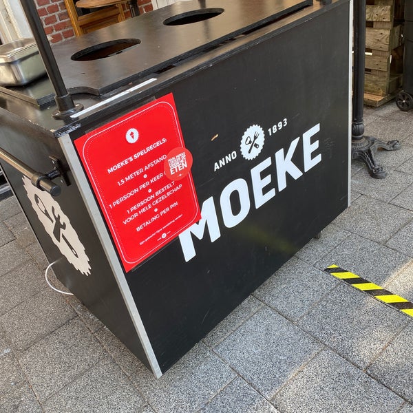 Foto tirada no(a) Café Moeke por Remco P. em 4/27/2020