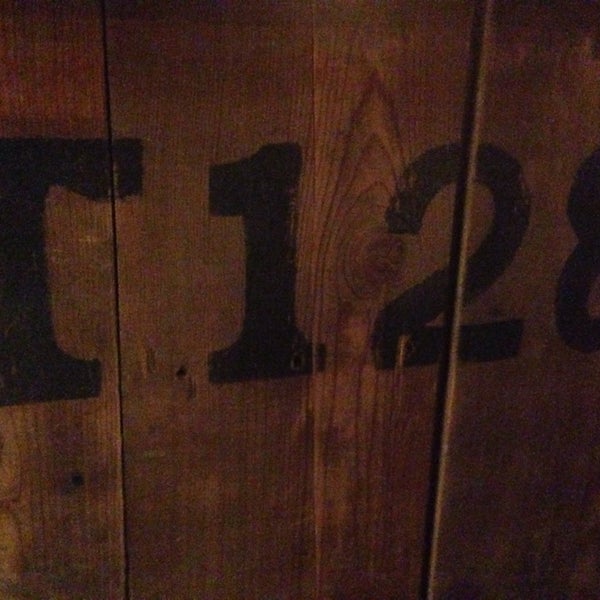 12/27/2013에 Renea N.님이 Table 128 Bistro + Bar에서 찍은 사진