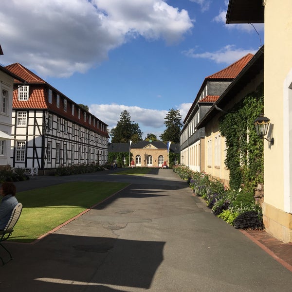 รูปภาพถ่ายที่ Gräflicher Park Health &amp; Balance Resort โดย Muck เมื่อ 9/1/2018