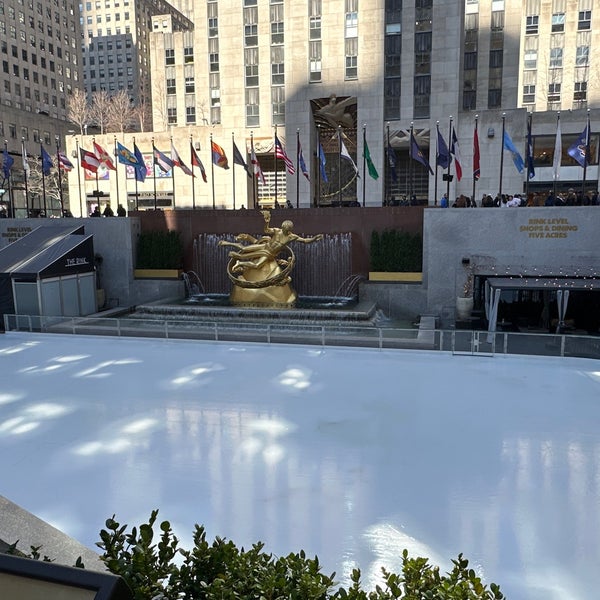 Foto tirada no(a) Rockefeller Plaza por Renee R. em 3/22/2024