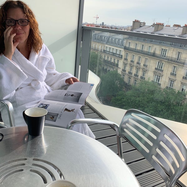 6/9/2019 tarihinde Dennis M.ziyaretçi tarafından Renaissance Paris Arc de Triomphe Hotel'de çekilen fotoğraf