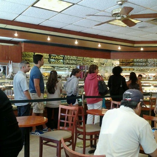 9/23/2012にHaydee B.がButtercooky Bakeryで撮った写真