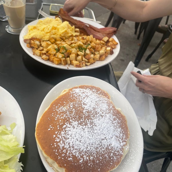 Buttermilk Breakfast Spot in Naperville
