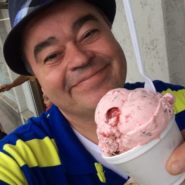 6/4/2015에 Lance B.님이 Heyn&#39;s Ice Cream에서 찍은 사진