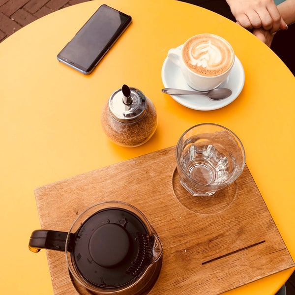 รูปภาพถ่ายที่ Coffeecompany โดย Ceren เมื่อ 6/4/2018