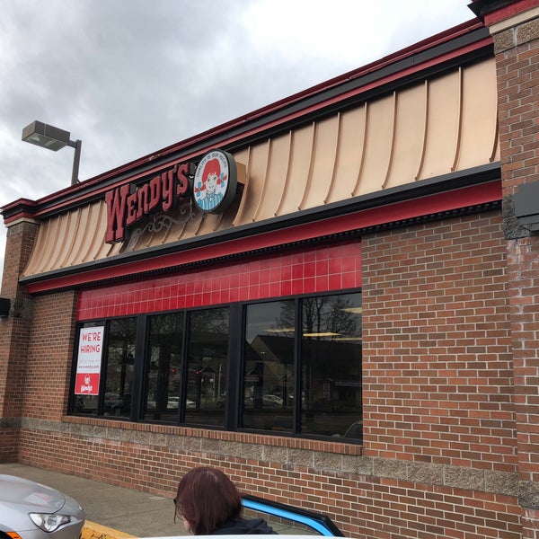 Wendy’s Fast Food Restaurant in Beaverton