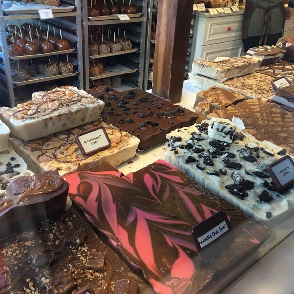 North Pole Fudge and Ice Cream Co. Dessert Shop