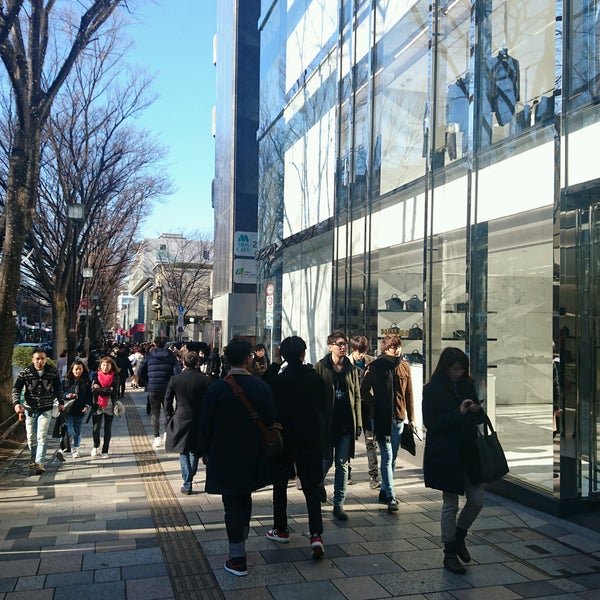 Photos At Saint Laurent 表参道 Boutique In Shibuya Ku Photos At Saint Laurent 表参道 Boutique In Shibuya Ku