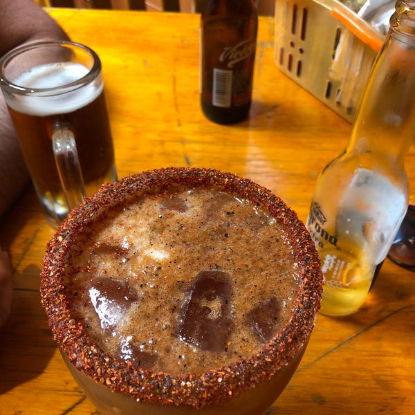 Foto diambil di Tacos Y Mariscos Los Sinaloenses oleh Marisol F. pada 3/3/2019