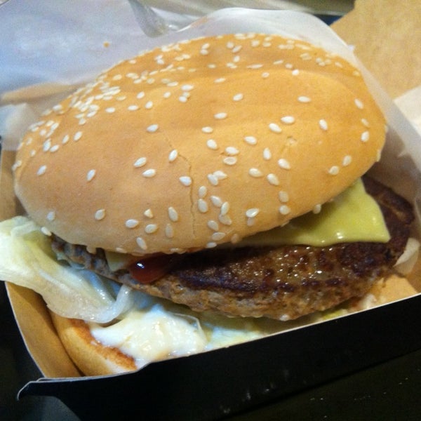 Jollibee Fast Food Restaurant in Pasay City