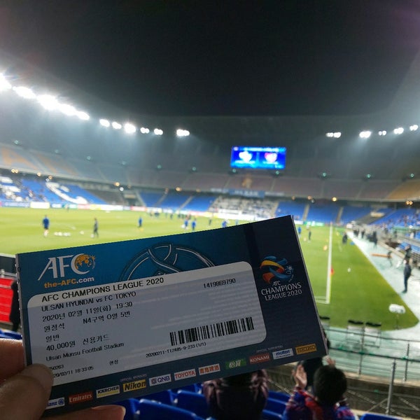 Photo taken at Ulsan Munsu Football Stadium by mtmying83 on 2/11/2020