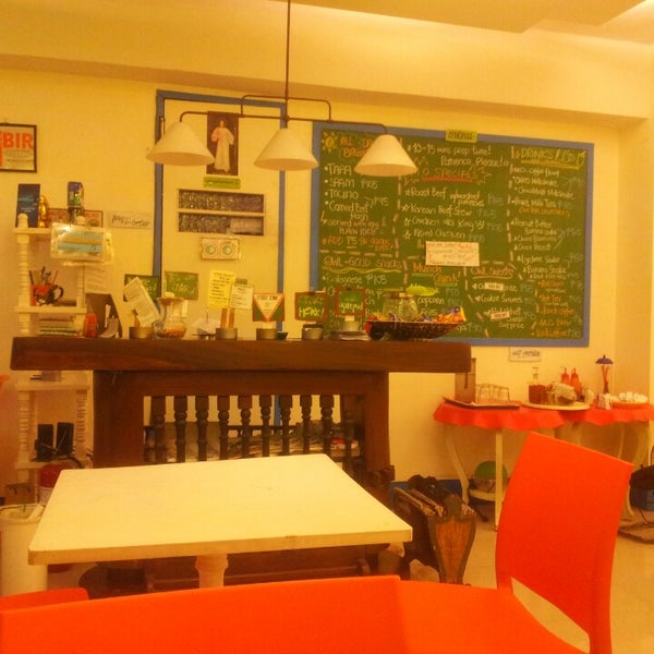 10/2/2014にKerwin George F.がThe Midnight Owl Snack &amp; Study Cafeで撮った写真
