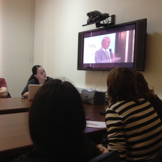 Конференц связь на хоноре. Конференц зал кофе брейк. Конференц мтс. Красный офис. Конференц мтс.