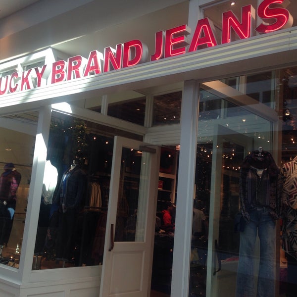 Lucky Brand - 6600 Topanga Canyon Blvd 