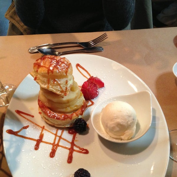 Foto diambil di Anis Cafe &amp; Bistro oleh cho pada 3/3/2013