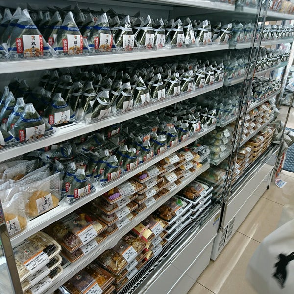 セブンイレブン 小倉三萩野2丁目店 コンビニ