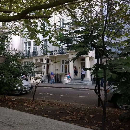 Algerian Consulate Knightsbridge And Belgravia Londra Greater London neighbours-fear-protests-as-algerian-consulate-relocates-to-residential-street-london-evening