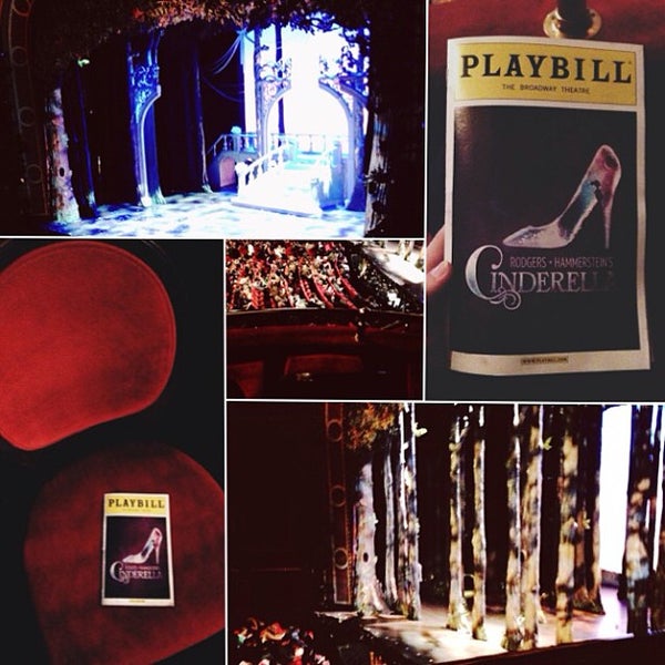 Foto tomada en Cinderella on Broadway  por Nicole V. el 3/3/2013