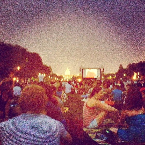 Photo taken at Screen on the Green by Nick T. on 8/13/2013