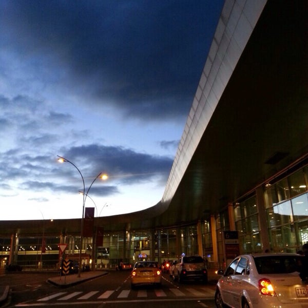 8/8/2015에 Charlie A.님이 Aeropuerto Internacional El Dorado (BOG)에서 찍은 사진