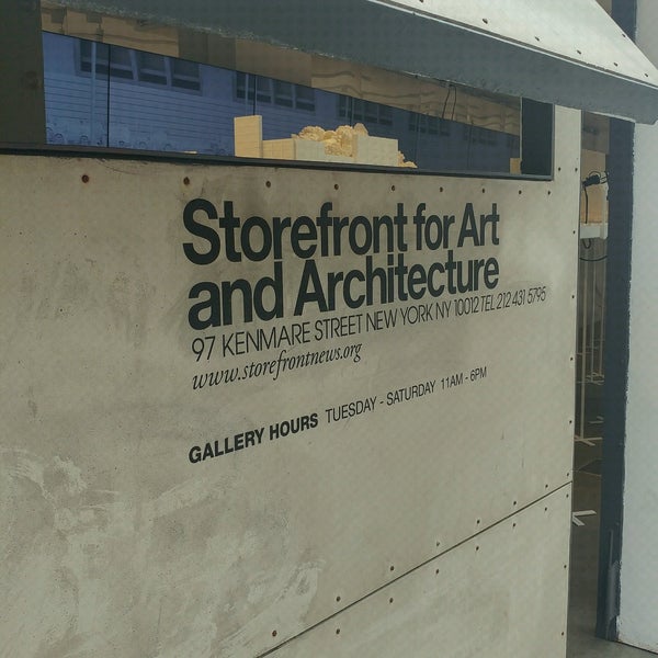 รูปภาพถ่ายที่ Storefront for Art and Architecture โดย Logan L. เมื่อ 4/29/2017