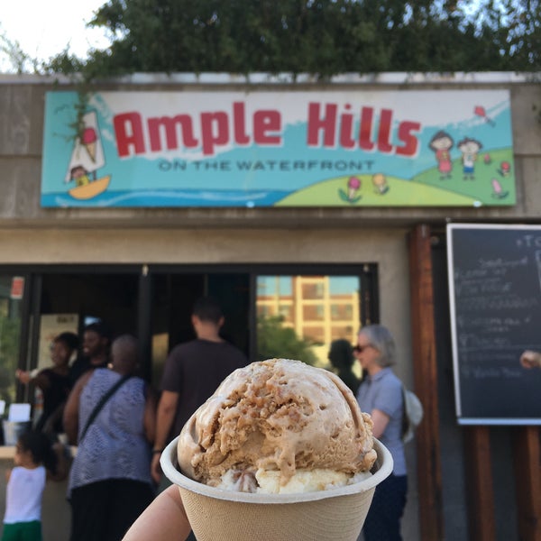 7/23/2016 tarihinde Kirsten A.ziyaretçi tarafından Ample Hills Creamery'de çekilen fotoğraf