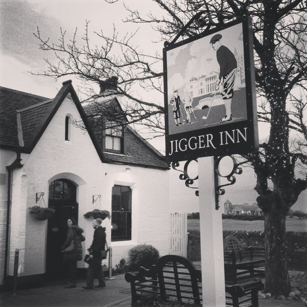 Photo taken at Jigger Inn by Kirsten A. on 1/6/2013