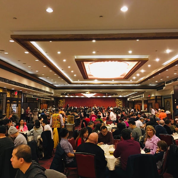 Foto scattata a Jing Fong Restaurant 金豐大酒樓 da weishin t. il 11/16/2019