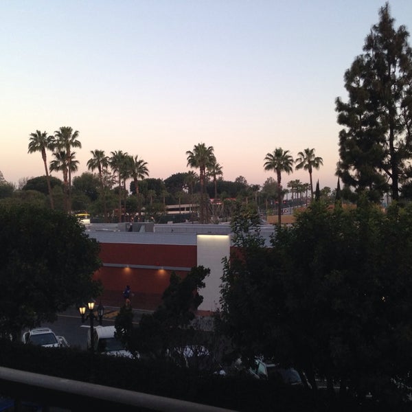 Photo taken at Anaheim Camelot Inn &amp; Suites by weishin t. on 3/15/2014