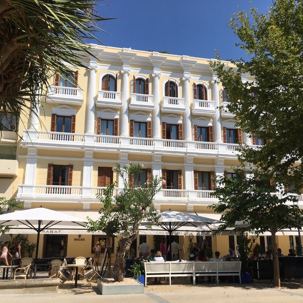 7/29/2017 tarihinde Hillyziyaretçi tarafından Café Montesol Ibiza'de çekilen fotoğraf