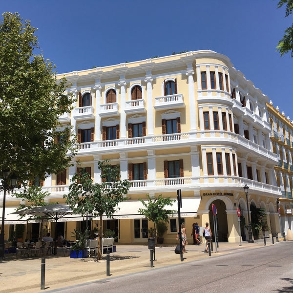 Foto tirada no(a) Gran Hotel Montesol Ibiza, por Hilly em 7/30/2017