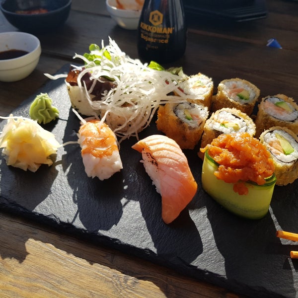 Das Foto wurde bei Seoulkitchen Korean BBQ &amp; Sushi von Mikhail E. am 10/30/2018 aufgenommen