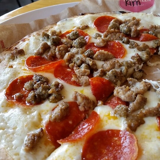 รูปภาพถ่ายที่ Mod Pizza โดย Kimberly S. เมื่อ 8/1/2014