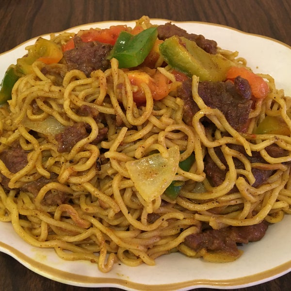 Curry Tomato Beef Chow Mein