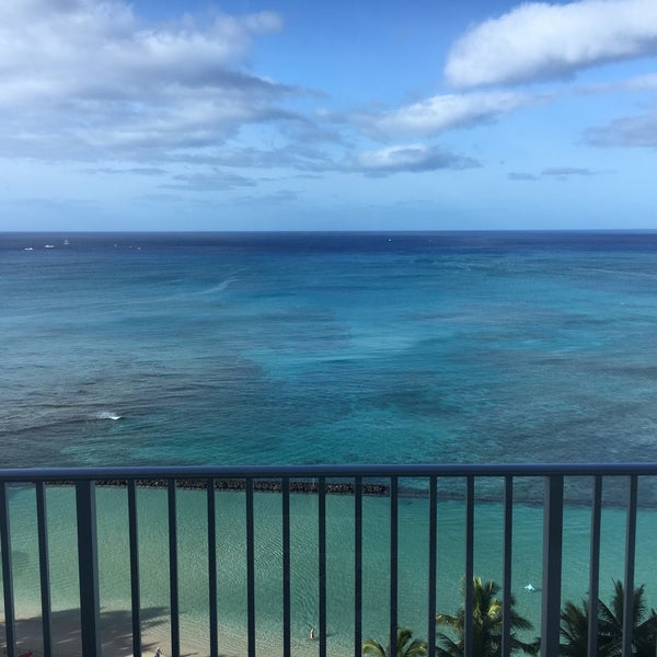 1/31/2017 tarihinde Vinh N.ziyaretçi tarafından Pacific Beach Hotel Waikiki'de çekilen fotoğraf