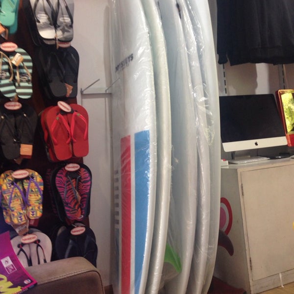 รูปภาพถ่ายที่ Odysseys Surf School โดย GdeKuda.com М. เมื่อ 3/1/2014
