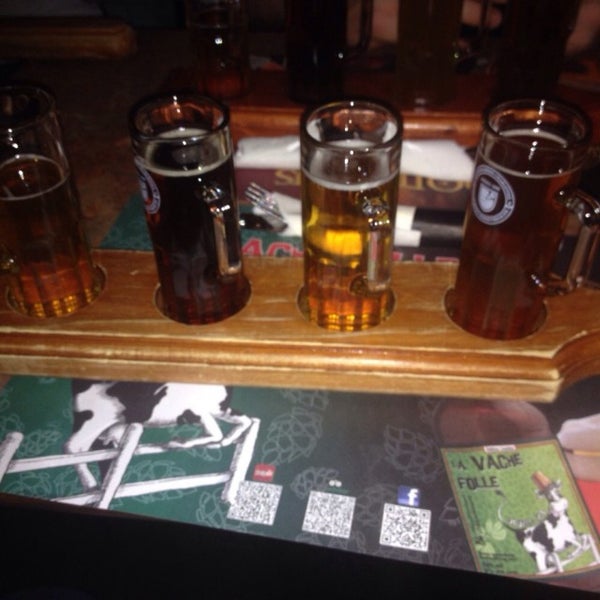 Photo taken at Saint-Pub - Microbrasserie Charlevoix by Kyle L. on 1/24/2015