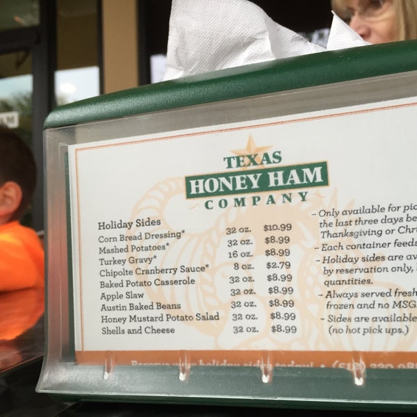 11/15/2015 tarihinde Will F.ziyaretçi tarafından Texas Honey Ham Company'de çekilen fotoğraf