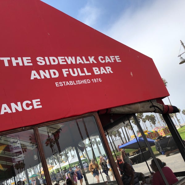 Foto tirada no(a) The Sidewalk Cafe por Will F. em 8/5/2018