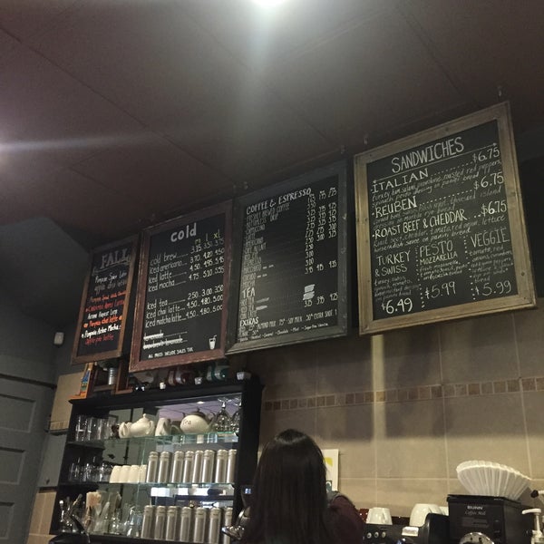 11/28/2015にMike M.がBrew Brew Coffee and Teaで撮った写真